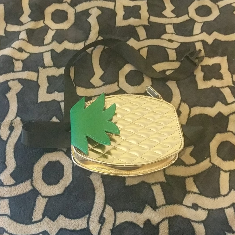 Pineapple fanny pack